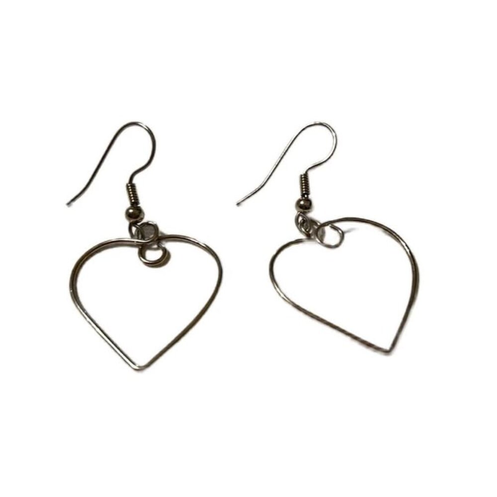 Silver Hollow Heart Earrings – Lightweight, Classic & Timeless Shine